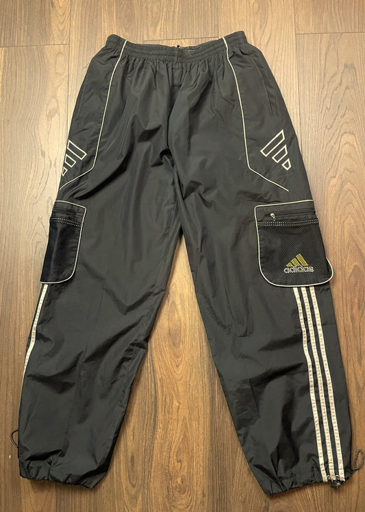 Αθλητική Φόρμα ADIDAS σε Μαύρο χρώμα (Γυναίκα: M/L  - Ανδρας: Άνετο S-M)