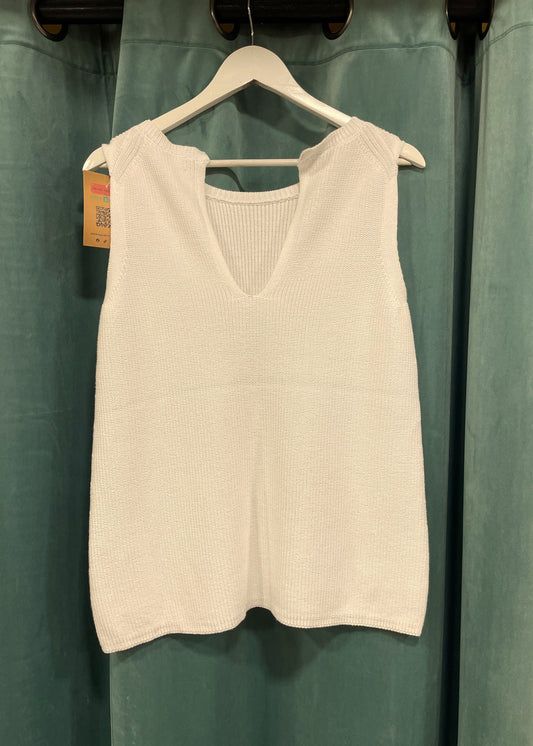 Αμάνικη, Γυναικεία Πλεκτή Μπλούζα σε Λευκό Χρώμα (Άνετο M/L)