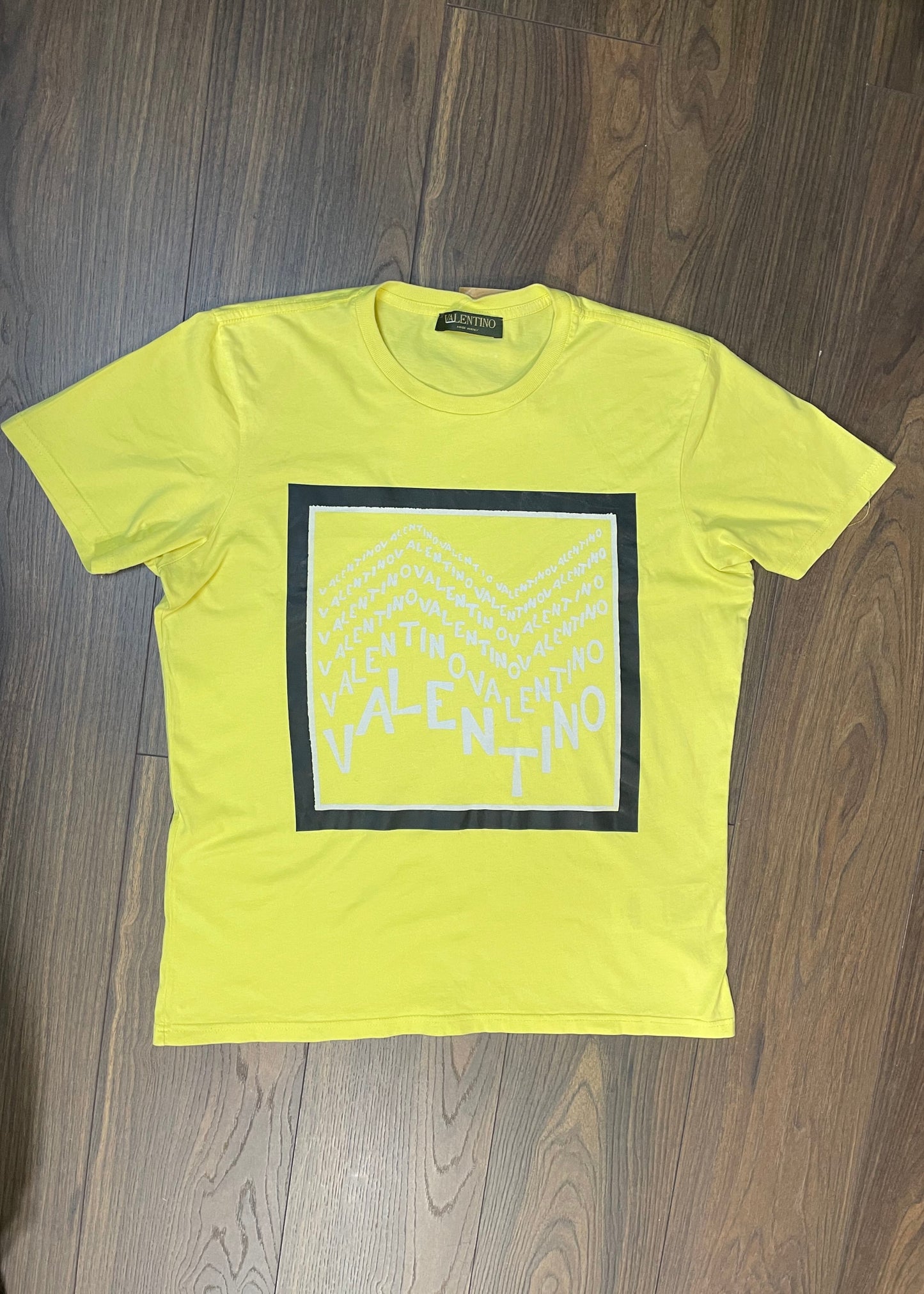 Ανδρική, Kοντομάνικη Μπλούζα -T-Shirt VALENTINO σε χλωμό Κίτρινο χρώμα (Medium)