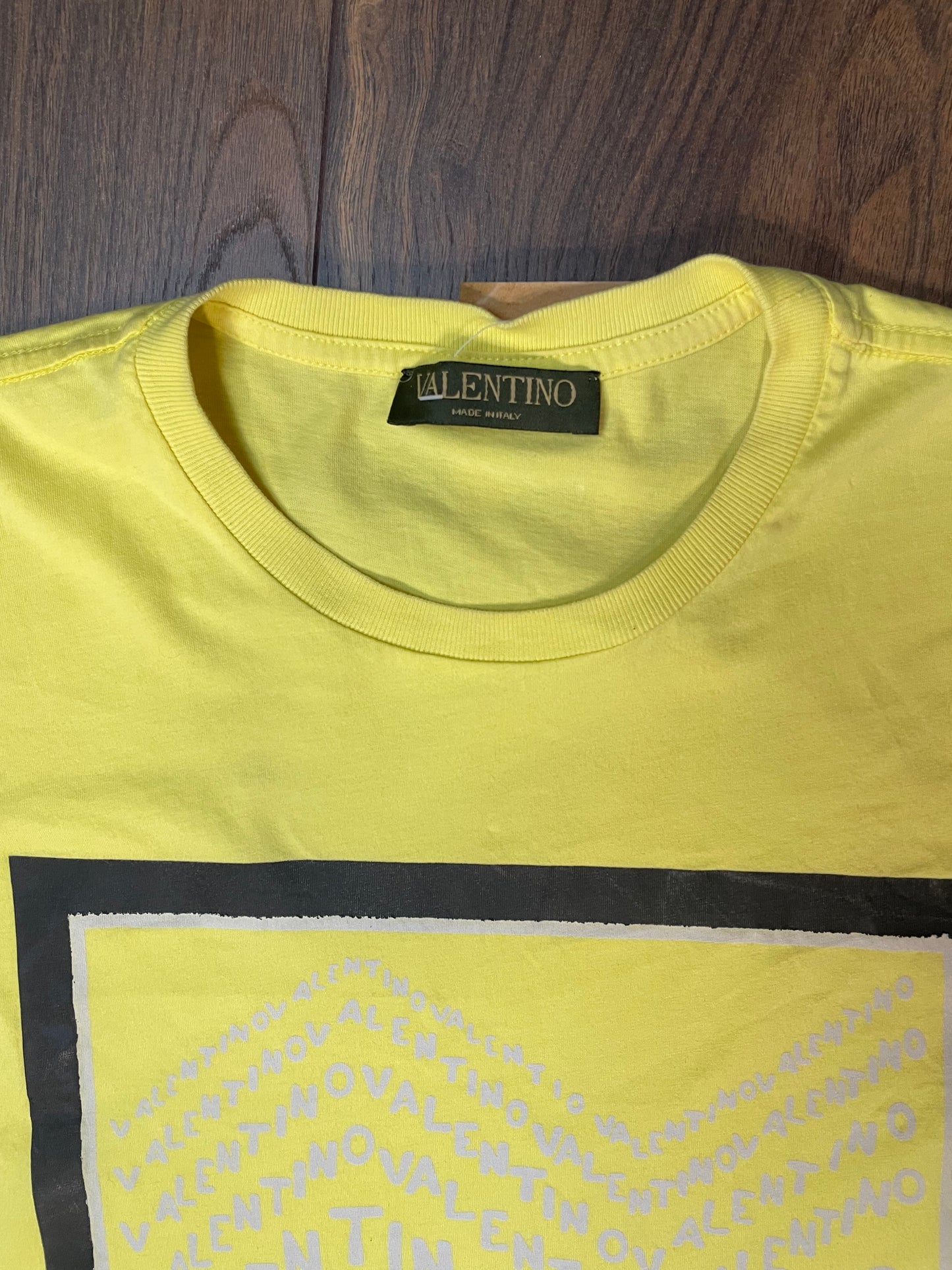 Ανδρική, Kοντομάνικη Μπλούζα -T-Shirt VALENTINO σε χλωμό Κίτρινο χρώμα (Medium)