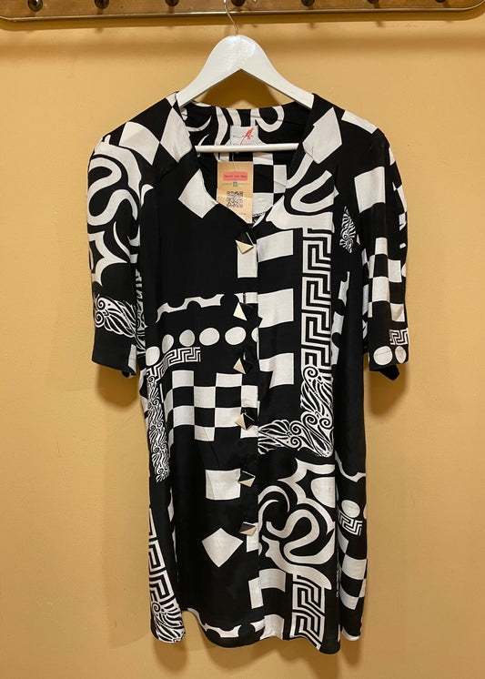 Κοντομάνικο, Μακρύ Γυναικείο Πουκάμισο KLARA σε Ασπρόμαυρο Χρώμα (Άνετο L)