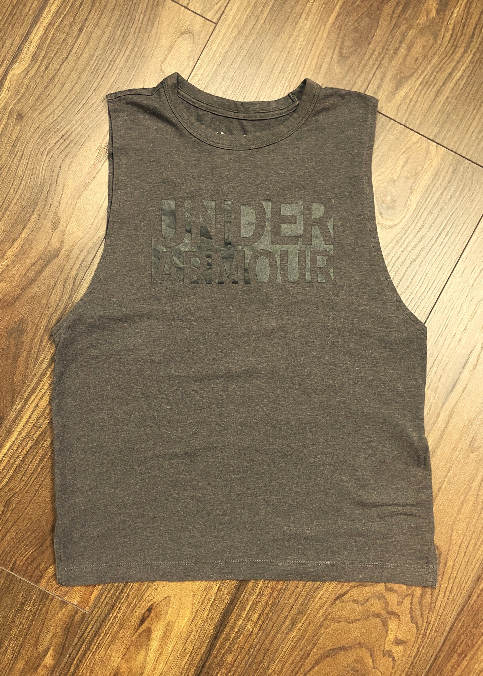 Αμάνικη, Γυναικεία Αθλητική Μπλούζα UNDER ARMOUR στο χρώμα του Πούρου (Medium)