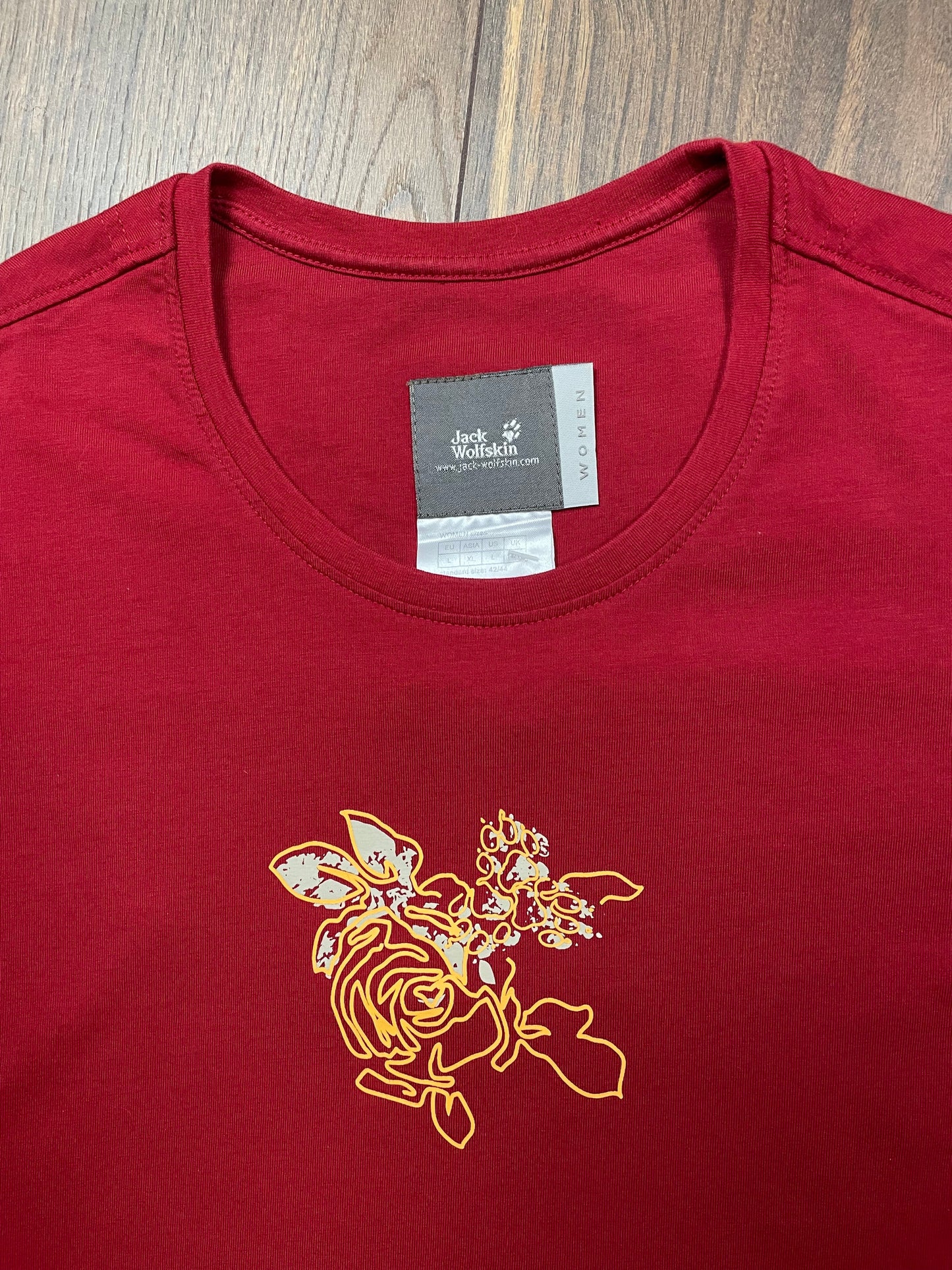 Αθλητικό Γυναικείο T-Shirt JACK WOLFSKIN στο Χρώμα του Κρασιού (Medium)