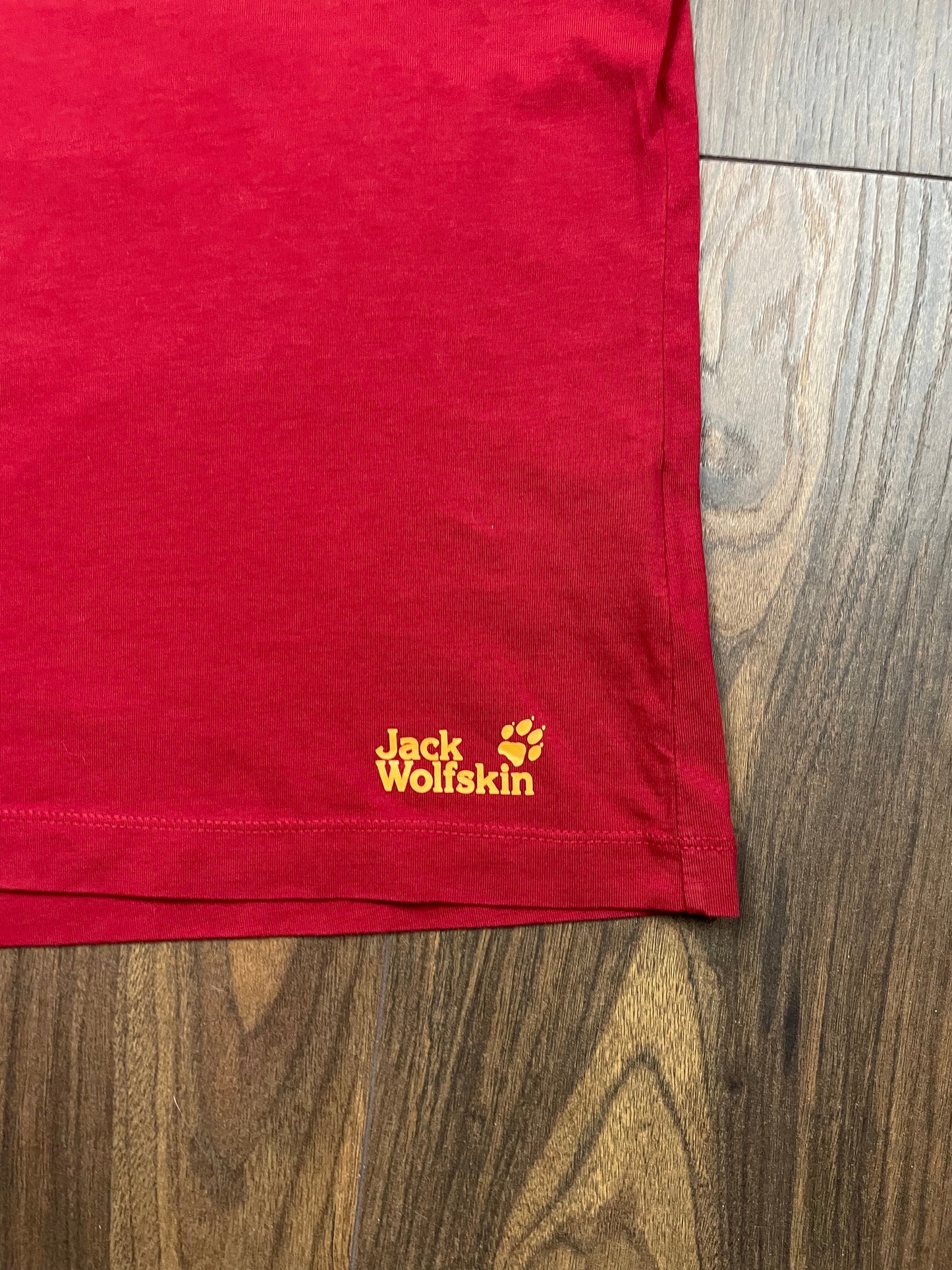 Αθλητικό Γυναικείο T-Shirt JACK WOLFSKIN στο Χρώμα του Κρασιού (Medium)