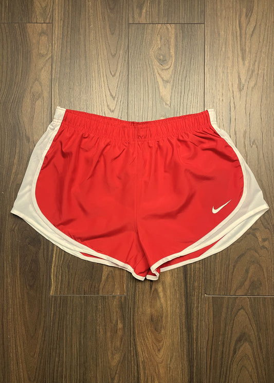 Stock, Γυναικείο Αθλητικό Σορτς NIKE σε Κόκκινο Χρώμα (L/XL)