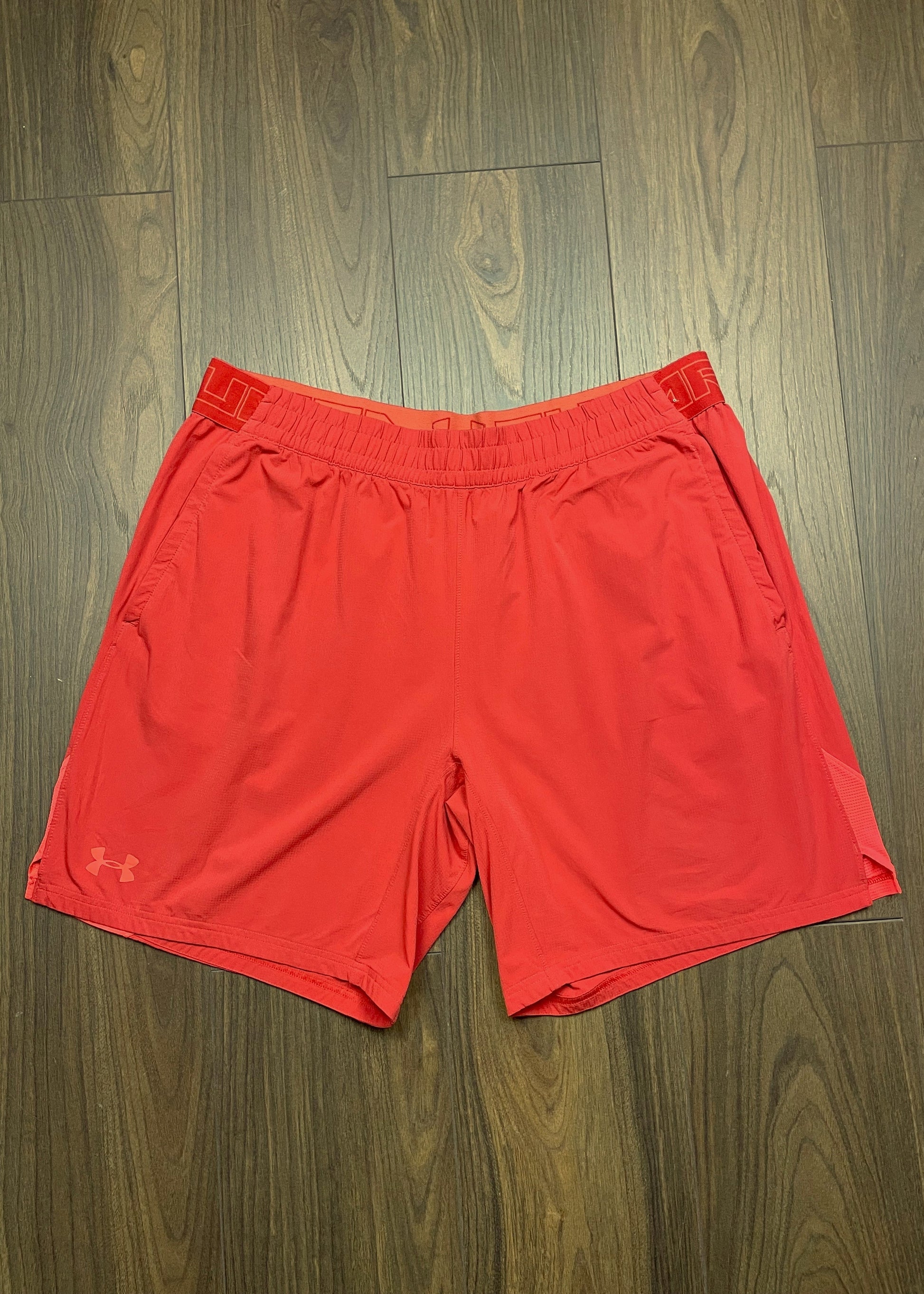 Ανδρικό, Αθλητικό Σορτς UNDER ARMOUR σε Κόκκινο χρώμα (XL)