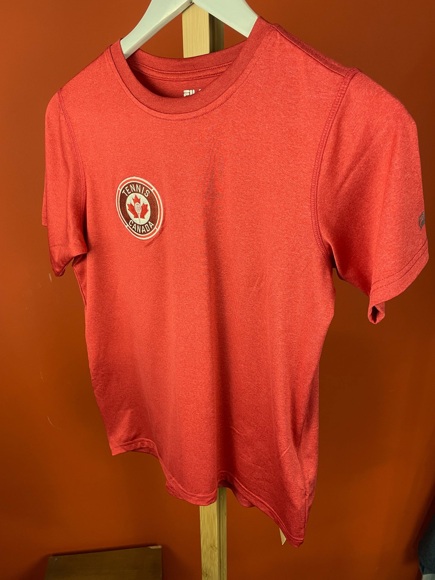 Γυναικεία Αθλητική Μπλούζα - Tennis CANADA Jersey FILA σε Κεραμιδί χρώμα (Medium)