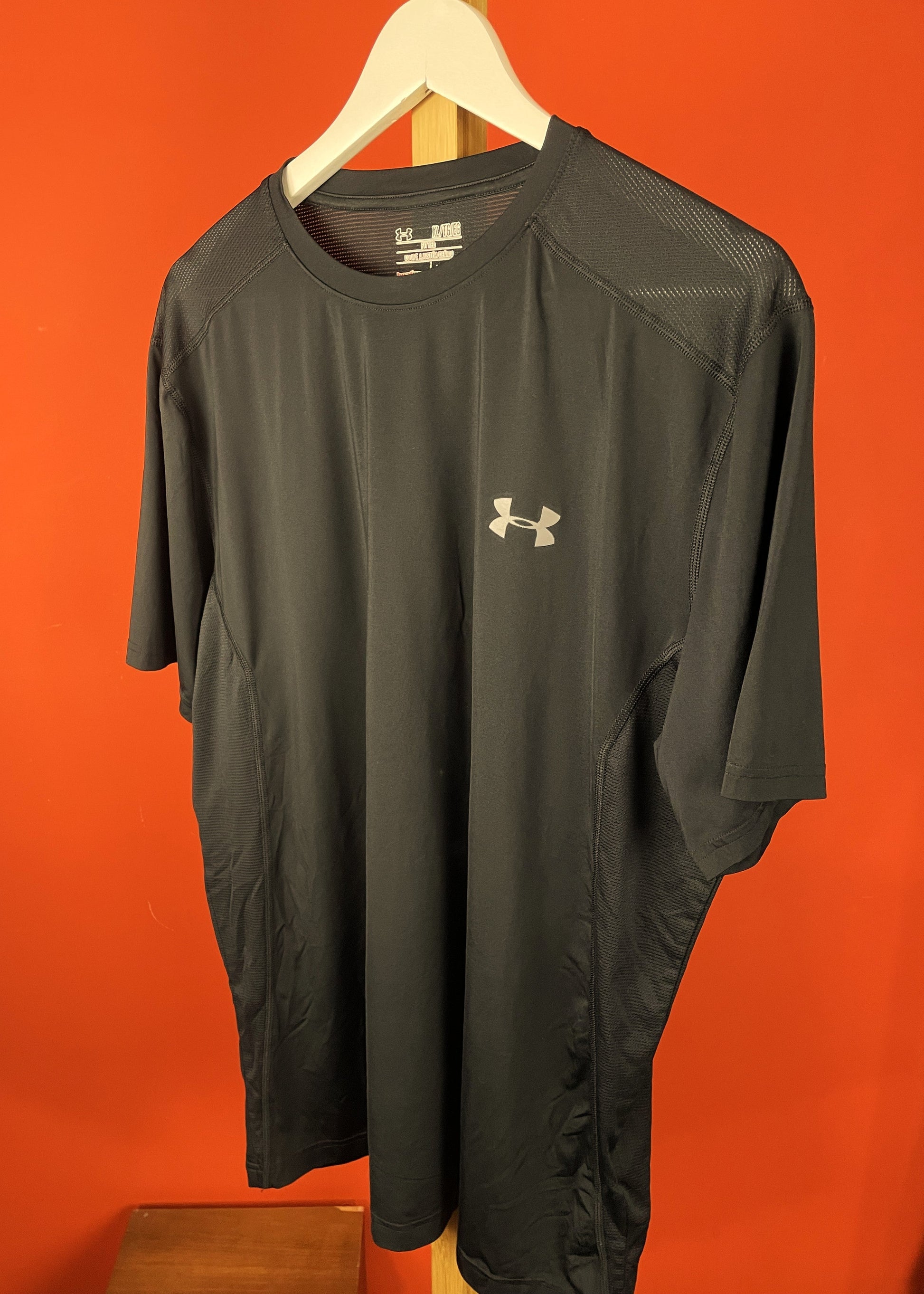 Ανδρική, Αθλητική Μπλούζα - Τ-Shirt UNDER ARMOUR σε Μαύρο χρώμα (XL-Fitted)