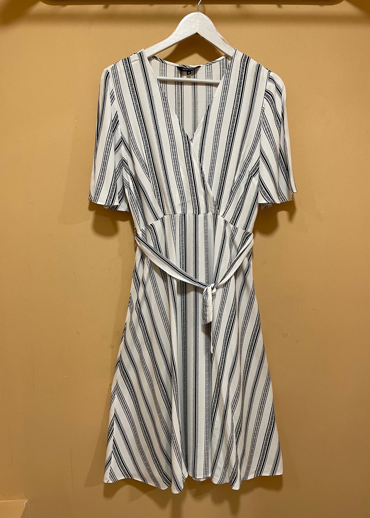Κρουαζέ Φόρεμα NEW LOOK σε Ασπρόμαυρο χρώμα (Medium - 12 (UK))