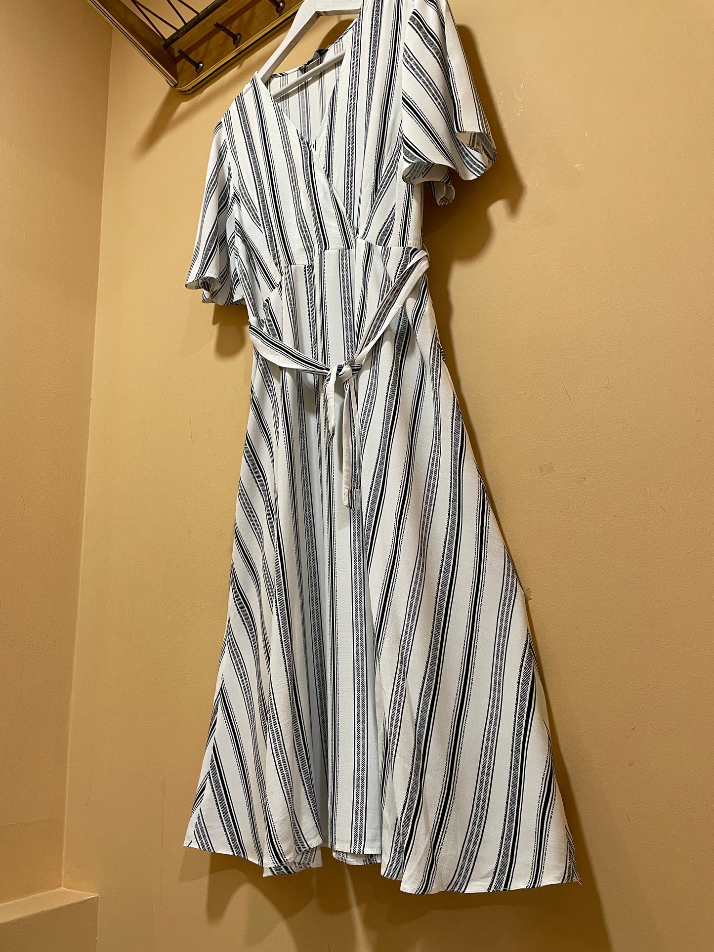 Κρουαζέ Φόρεμα NEW LOOK σε Ασπρόμαυρο χρώμα (Medium - 12 (UK))