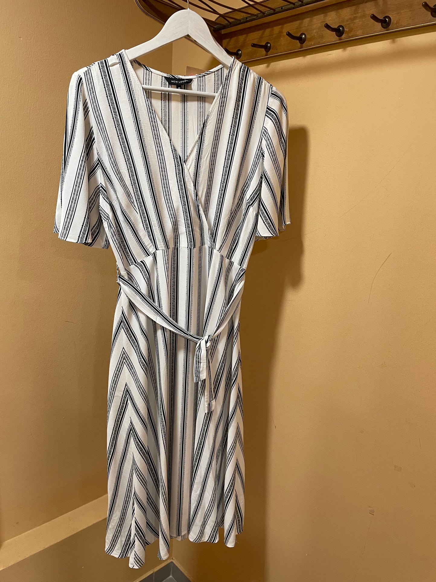 Κρουαζέ Φόρεμα NEW LOOK σε Ασπρόμαυρο χρώμα (Medium - 12 (UK))