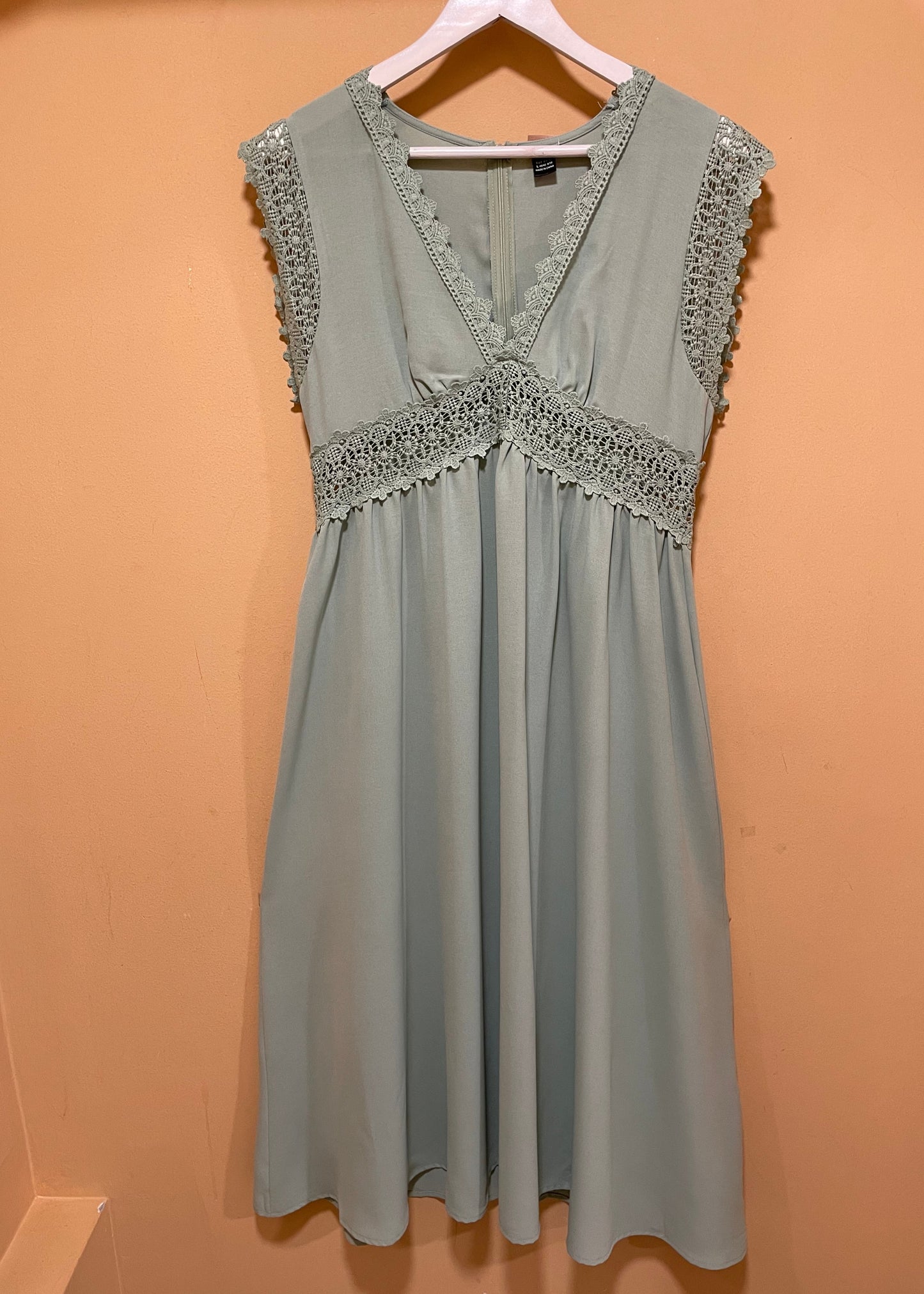 Αμάνικο Φόρεμα SHEIN σε Φυστικί χρώμα (Large)