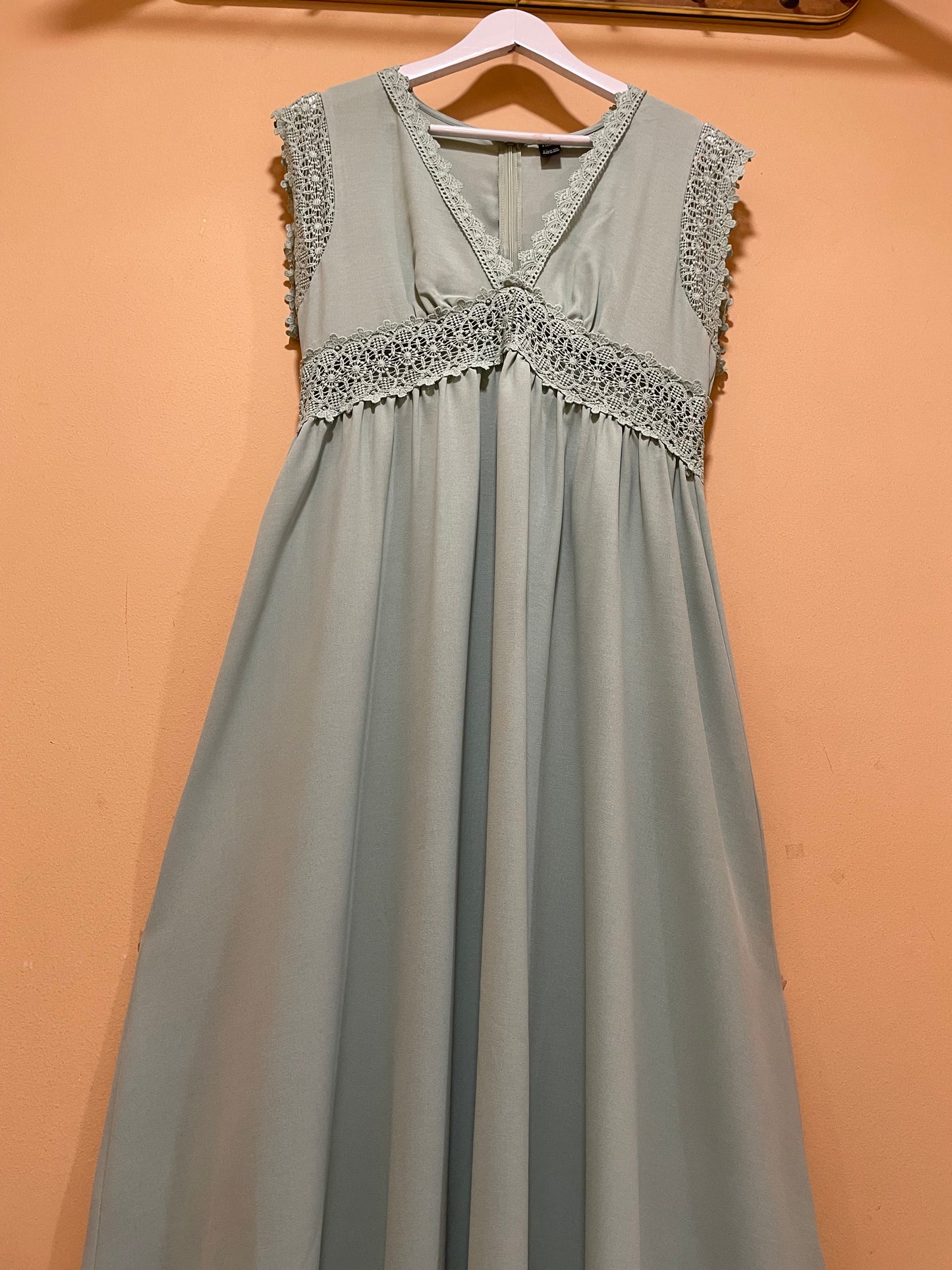 Αμάνικο Φόρεμα SHEIN σε Φυστικί χρώμα (Large)