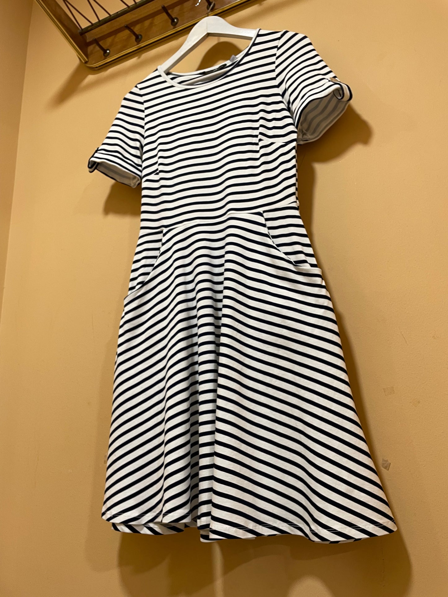 Ριγέ, ελαστικό Φόρεμα DOROTHY PERKINS σε Σκούρο Μπλε - Λευκό χρώμα (S/M)