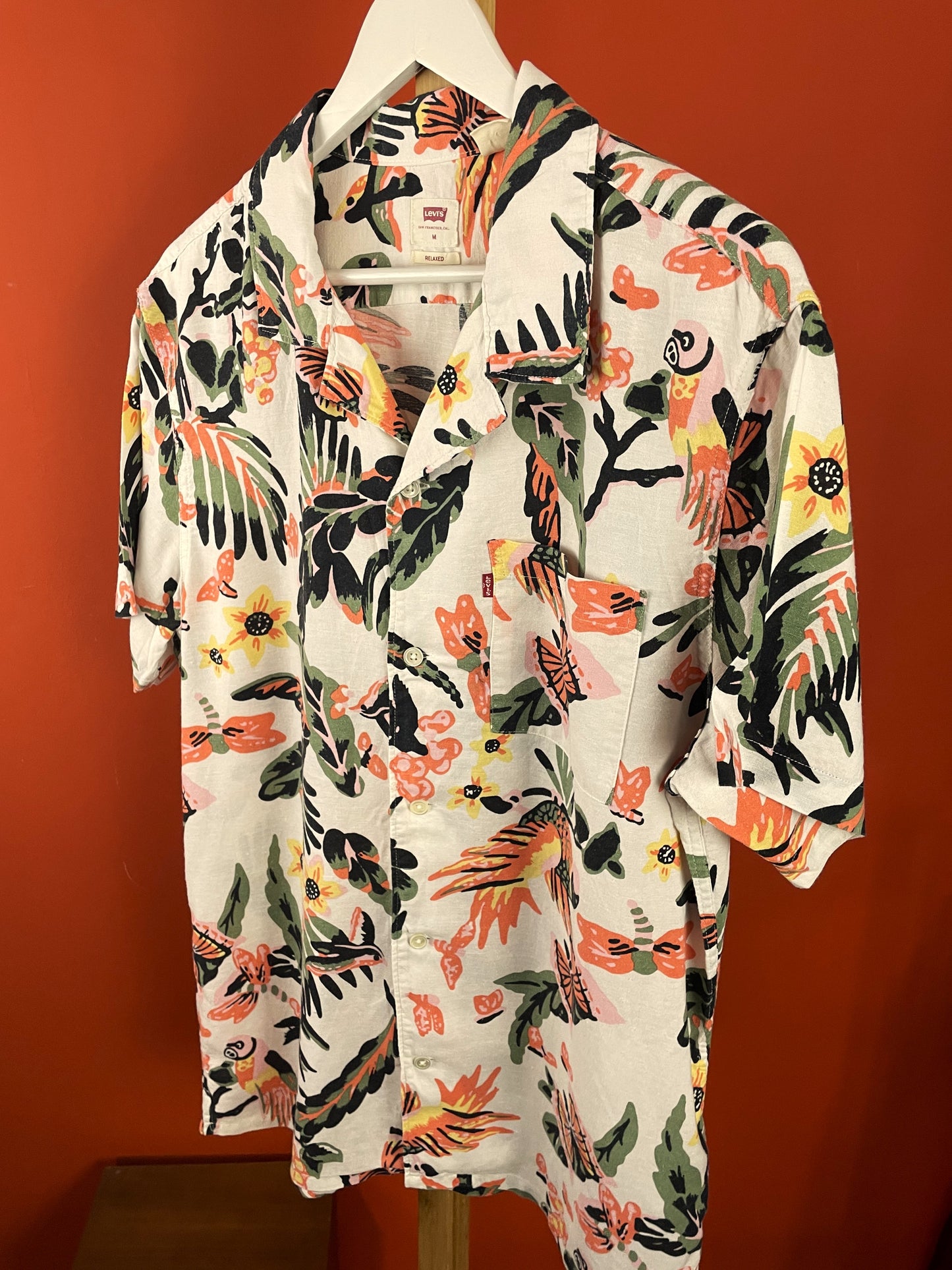 Hawaiian Style Κοντομάνικο Πουκάμισο LEVI'S σε Λευκό χρώμα (ΑΝΔΡΑΣ: Άνετο M - ΓΥΝΑΙΚΑ: Ανετο L)