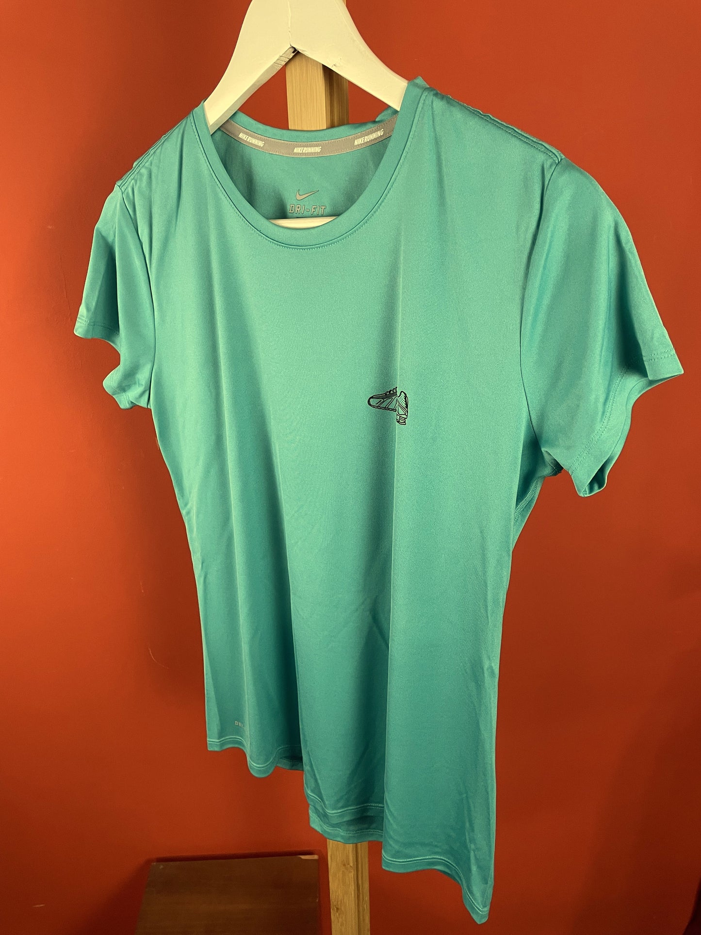 Γυναικεία Αθλητική Μπλούζα - T-Shirt ΝΙΚΕ Dri-Fit σε Βεραμάν χρώμα (Medium)