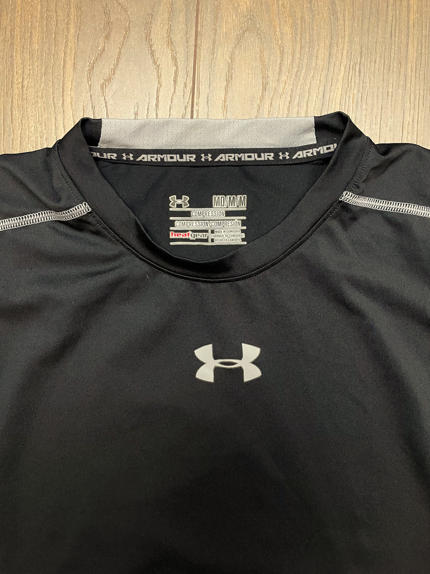 Αμάνικη Ανδρική, Αθλητική Μπλούζα UNDER ARMOUR Compression σε Μαύρο χρώμα (Medium Κολλητό)