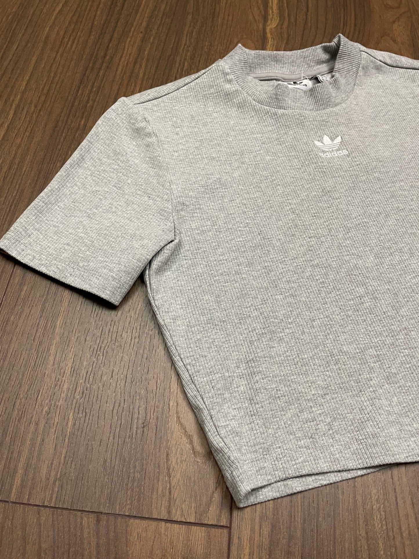 Αθλητική Γυναικεία Μπλούζα - T-Shirt ADIDAS σε Γκρι Χρώμα (M/L)