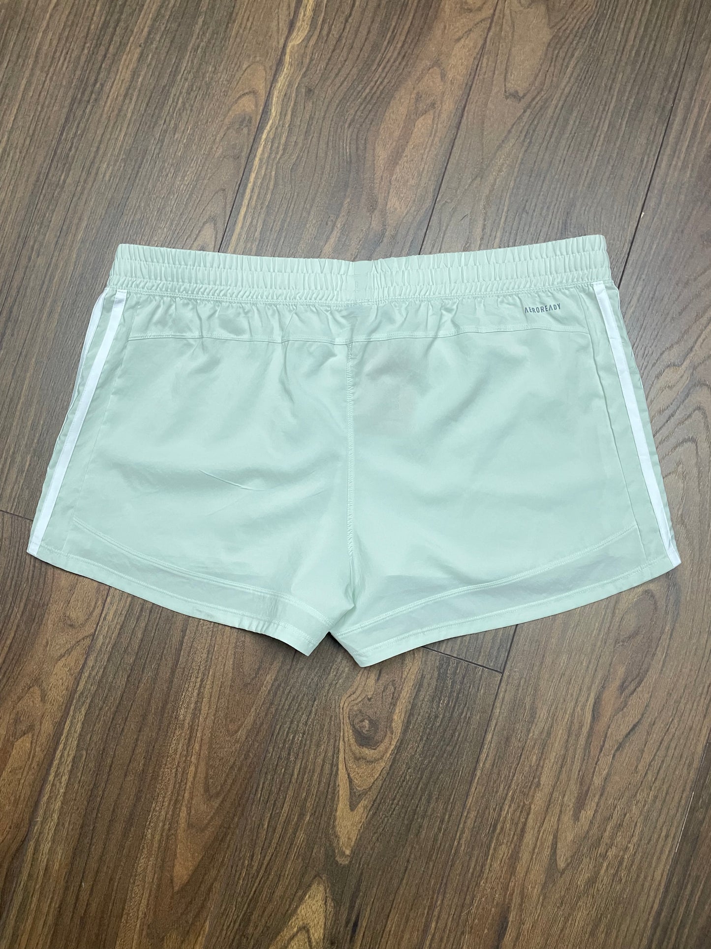 Stock, Γυναικείο, Αθλητικό Σορτς ADIDAS στο Χρώμα της Μέντας (XL)