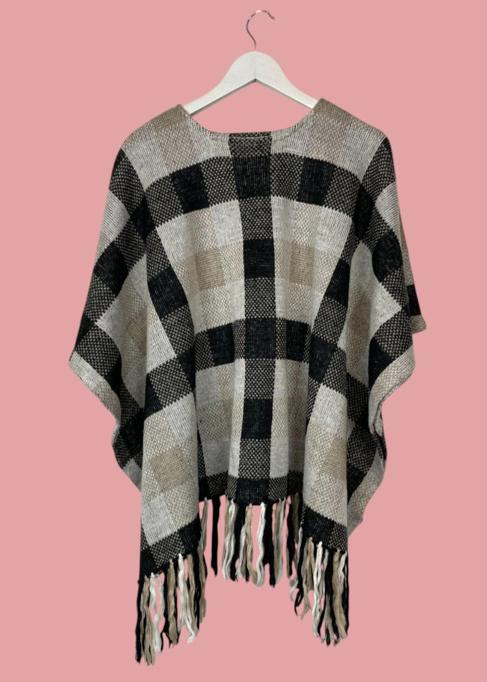 Καρό, Πλεκτό Πόντσο GEORGE σε Μπεζ/Μαύρο χρώμα (One Size - Ανετη γραμμή)