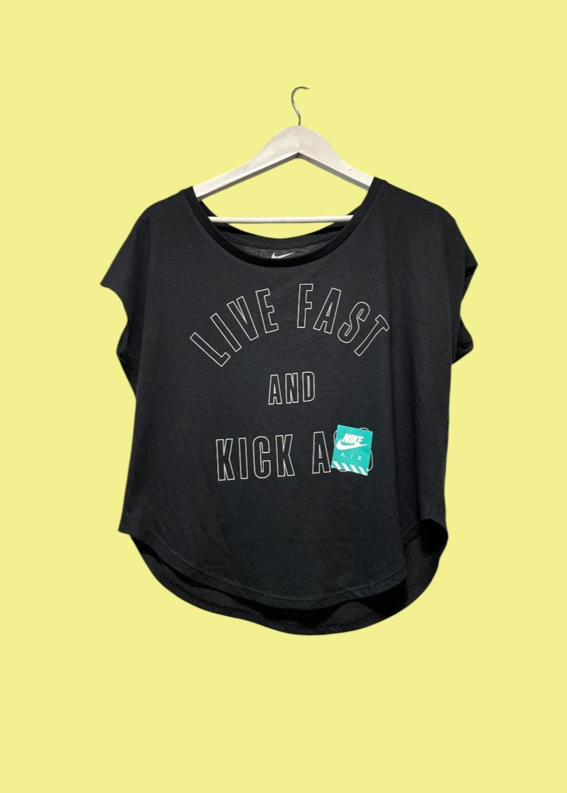 Αθλητική Κοντομάνικη Γυναικεία Μπλούζα - T-Shirt NIKE σε Μαύρο χρώμα (Medium)