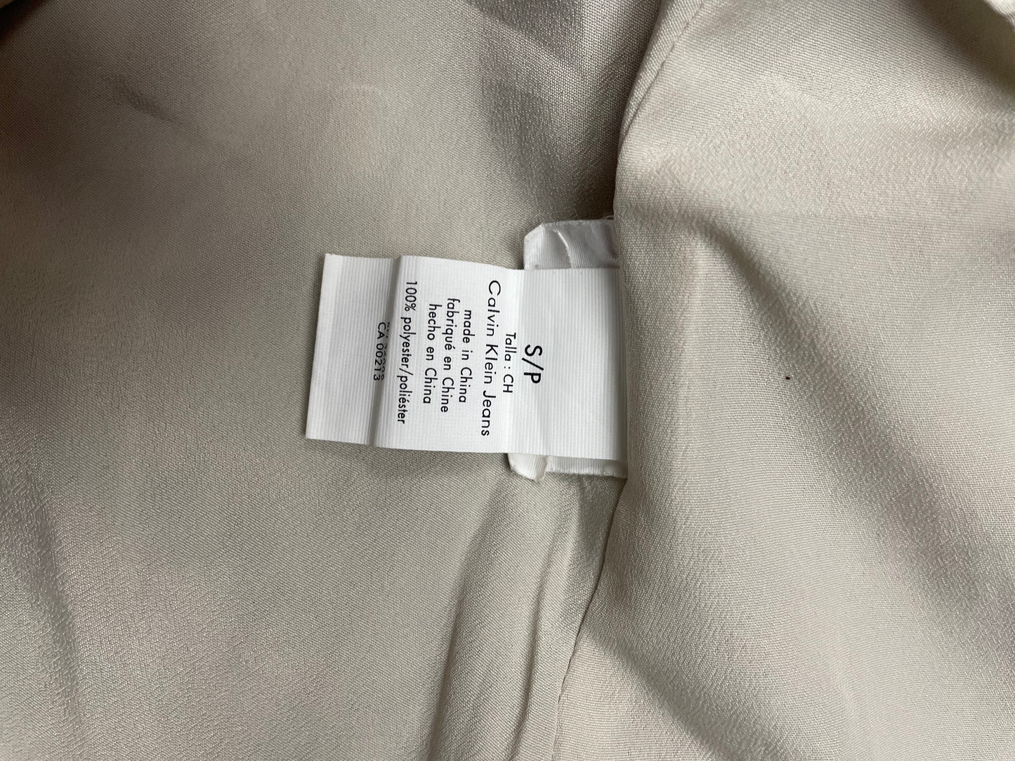 Εμπριμέ Φόρεμα CALVIN KLEIN σε Καφέ-Μπεζ αποχρώσεις (Small)
