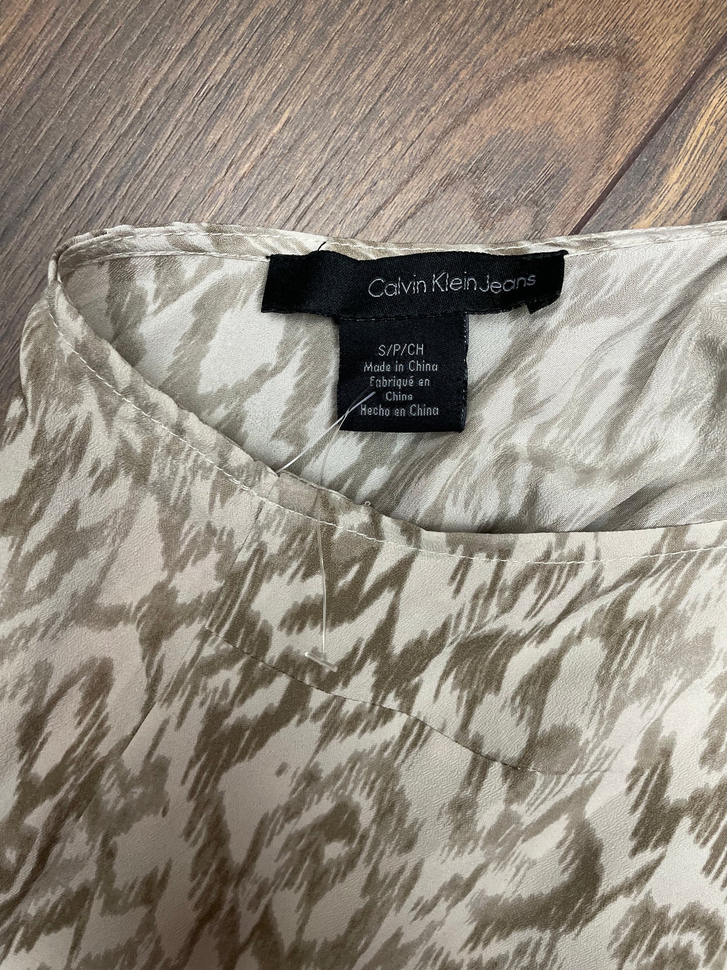 Εμπριμέ Φόρεμα CALVIN KLEIN σε Καφέ-Μπεζ αποχρώσεις (Small)