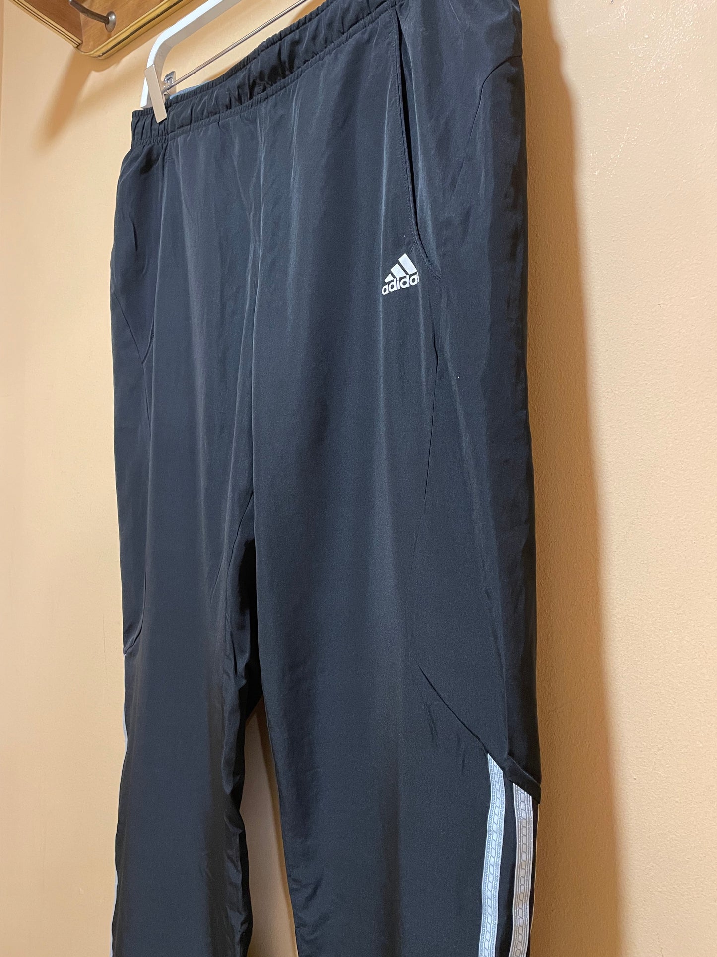 Aνδρική, Γυαλιστερή Αθλητική Φόρμα ADIDAS σε Μαύρο Χρώμα (Medium)