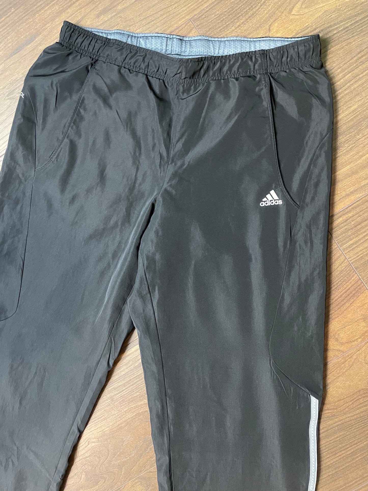 Aνδρική, Γυαλιστερή Αθλητική Φόρμα ADIDAS σε Μαύρο Χρώμα (Medium)