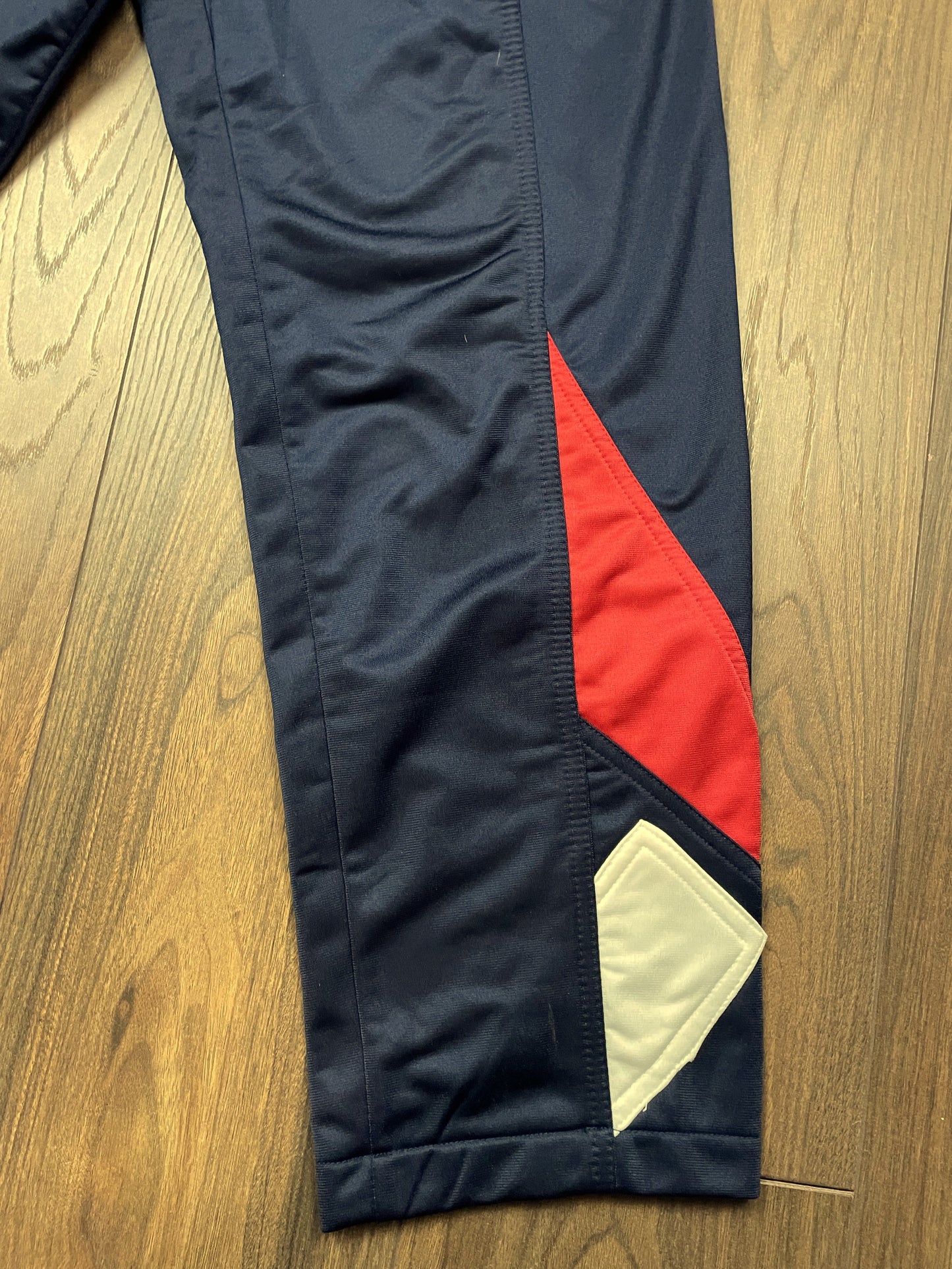 Stock, Γυναικεία Αθλητική Φόρμα REEBOK σε Σκούρο Μπλε χρώμα (Άνετο Small)