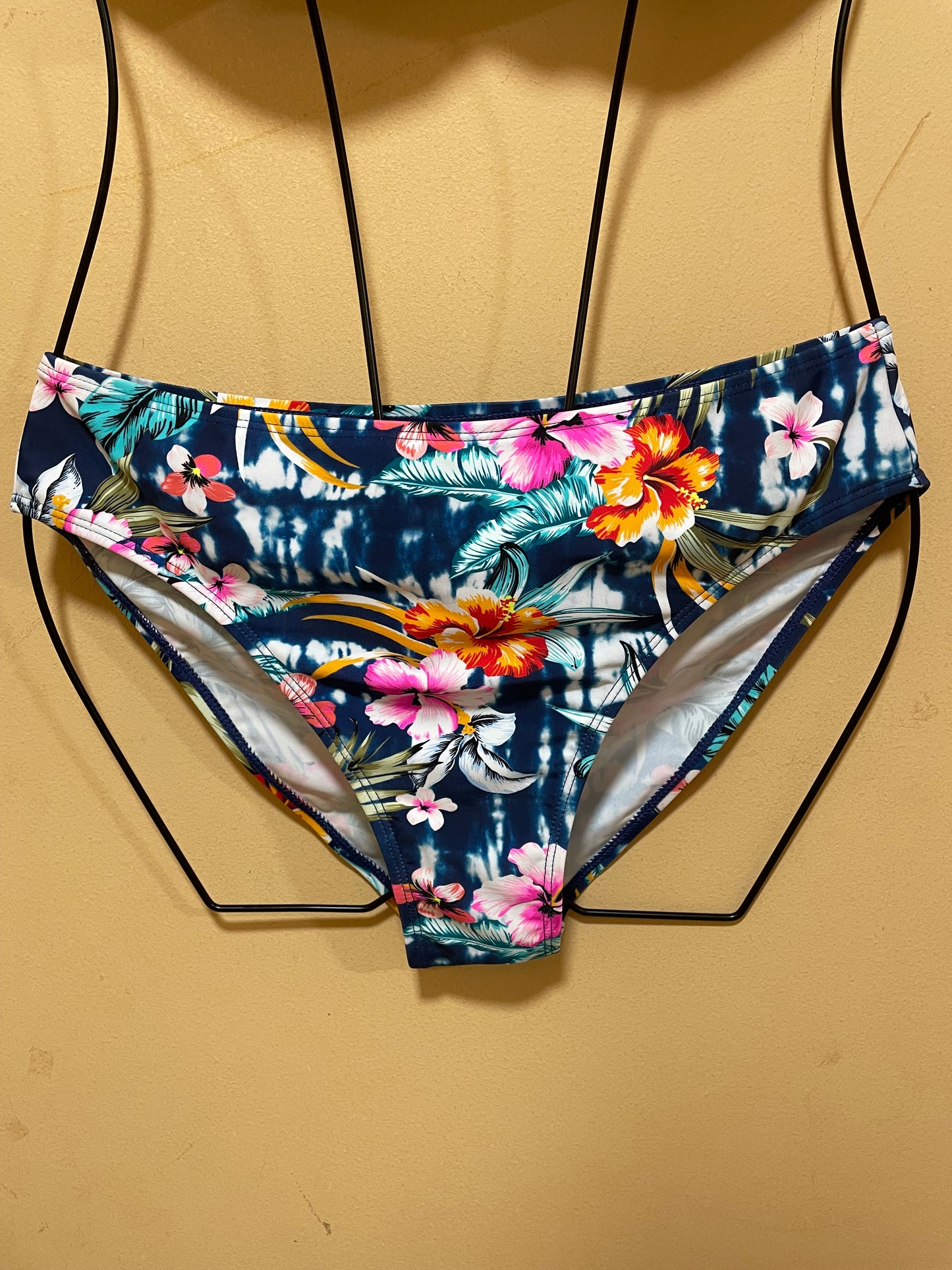 Stock, Φλοράλ Μπικίνι NATURANA σε χρώμα (Cup B-38 (EUR))