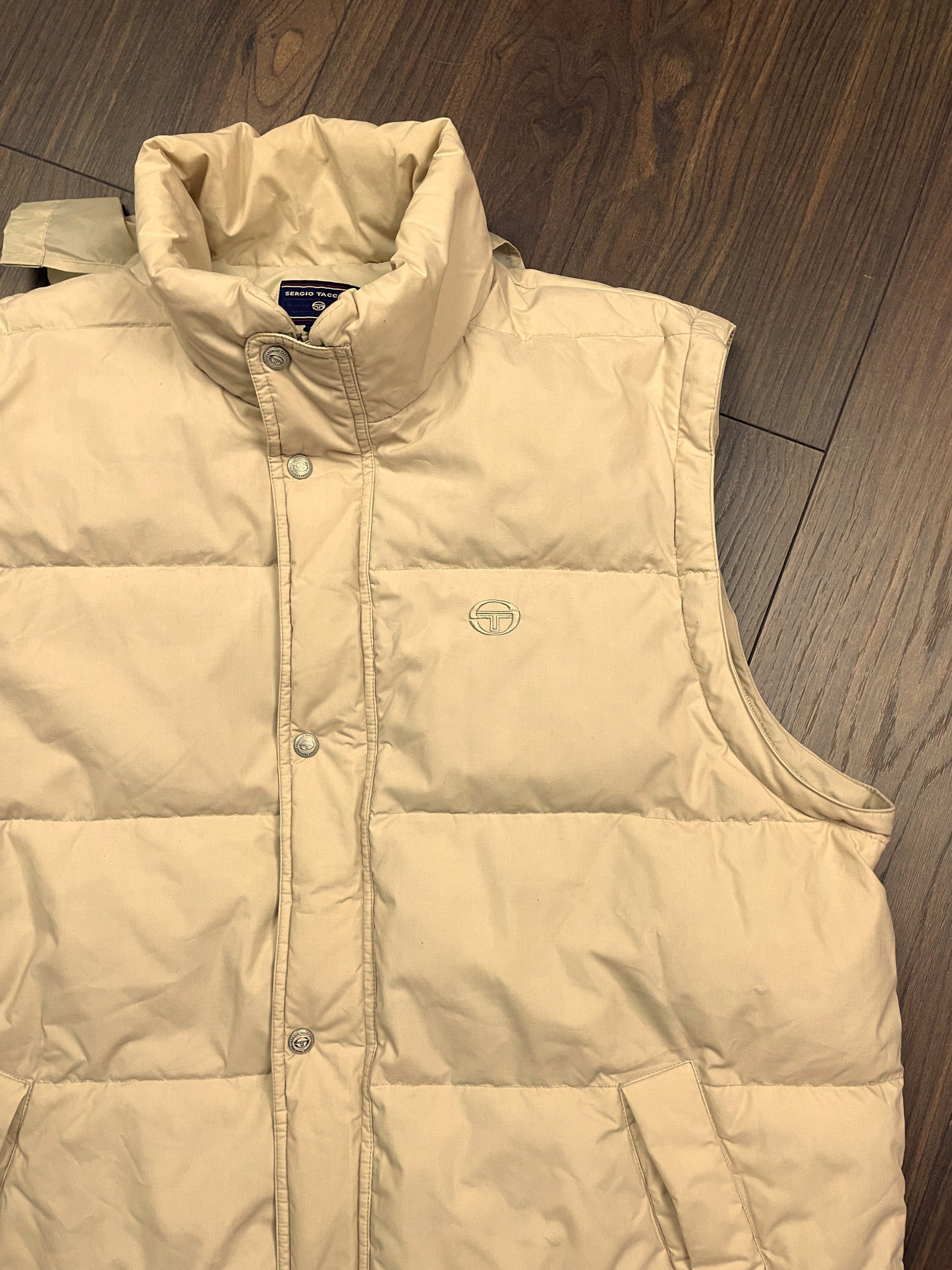 Ανδρικό Μπουφάν με αποσπώμενα Μανίκια SERGIO TACCHINI και Επένδυση από Πούπουλο σε Εκρού χρώμα (Άνετο L)