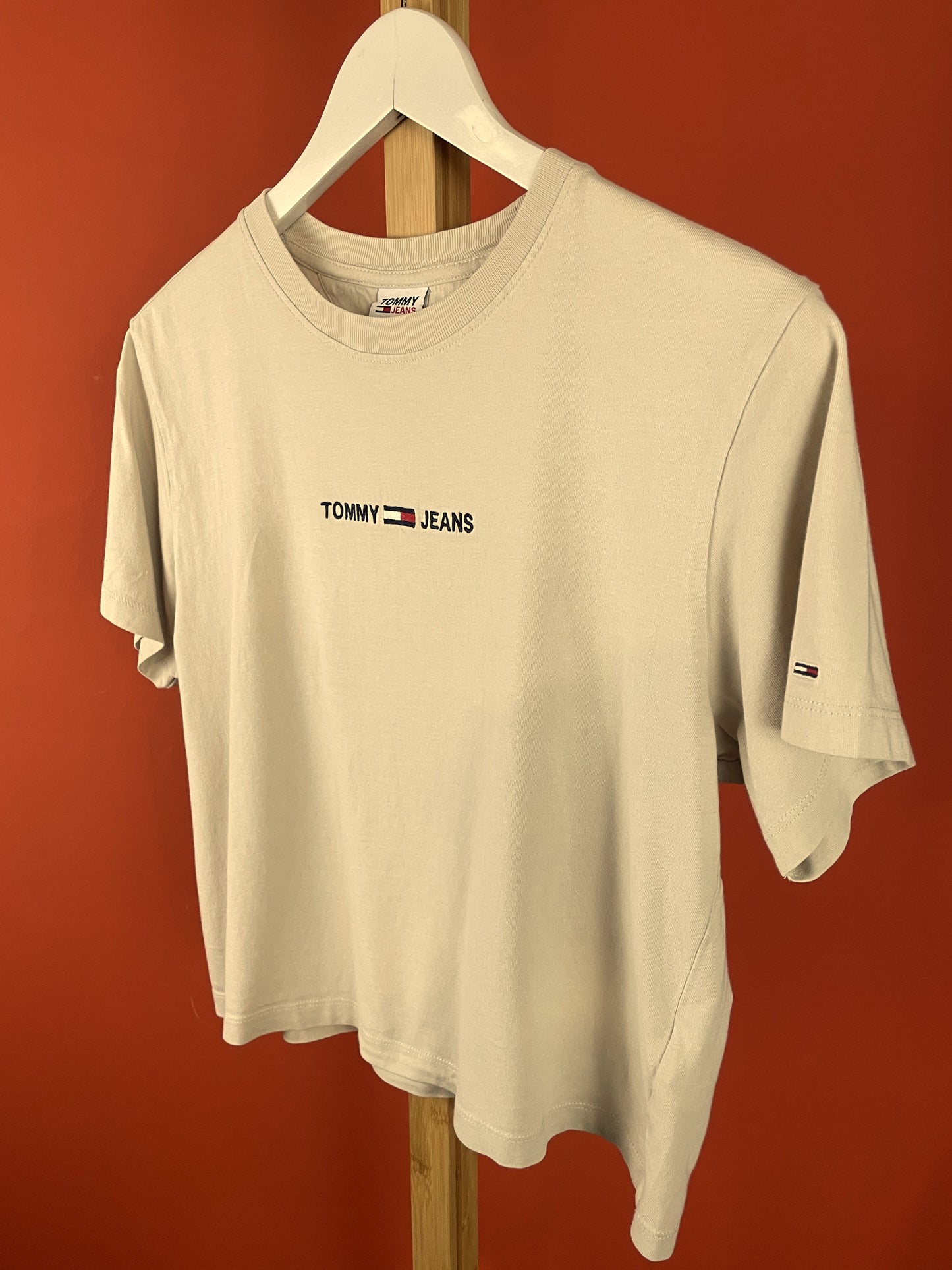 Crop, Κοντομάνικη Γυναικεία Μπλούζα TOMMY HILFIGER σε Μπεζ χρώμα (Medium)