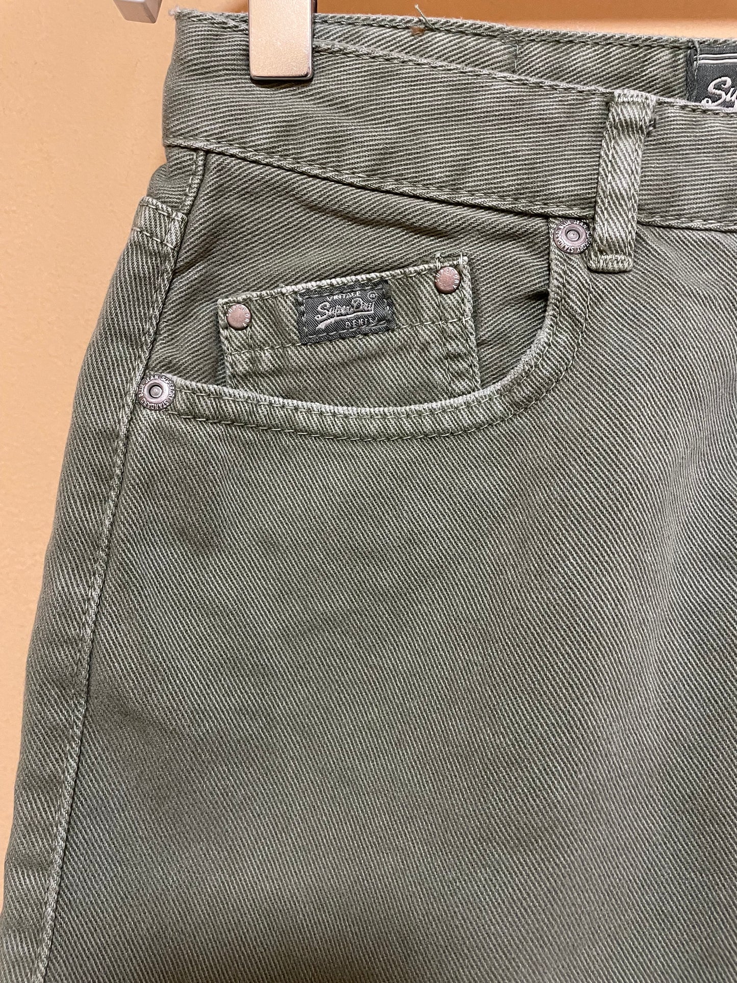 Stock, Γυναικείο Τζιν Σορτς SUPERDRY σε Χακί / Λαδί χρώμα (No W26 - XS)