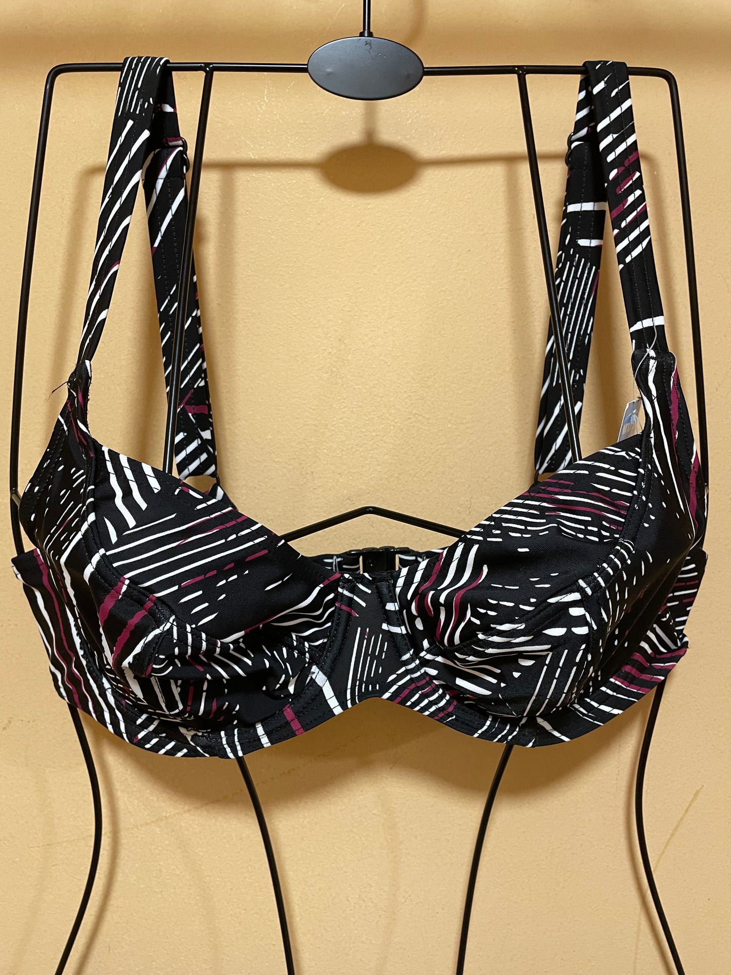 Stock, Εμπριμέ Μπικίνι NATURANA σε Μαύρο χρώμα (Cup B-38 (EUR))