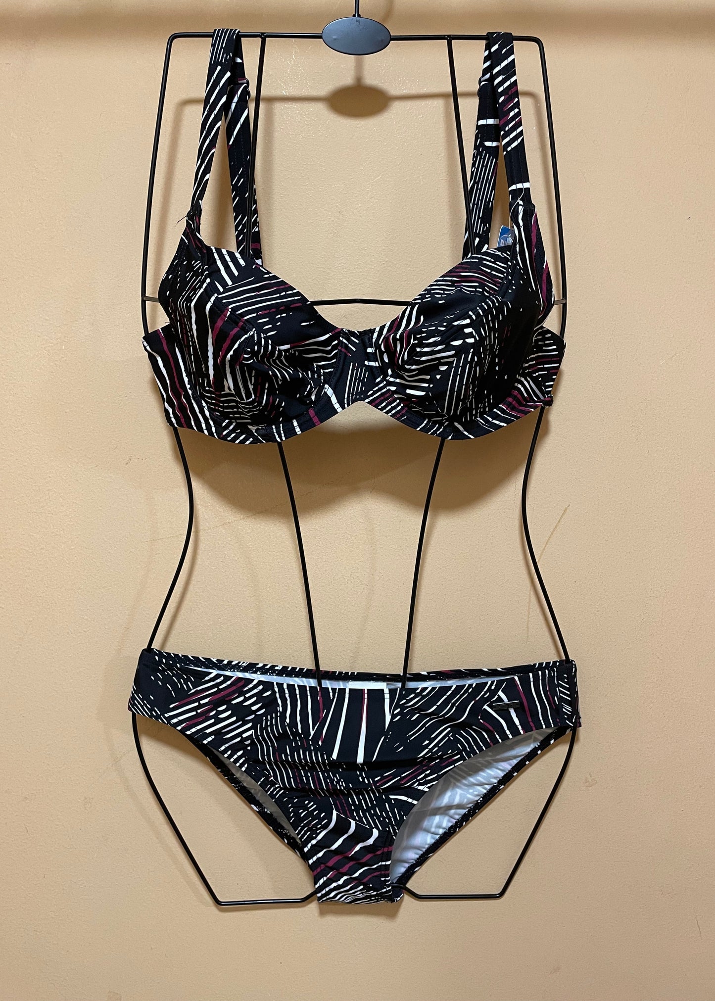 Stock, Εμπριμέ Μπικίνι NATURANA σε Μαύρο χρώμα (Cup B-38 (EUR))