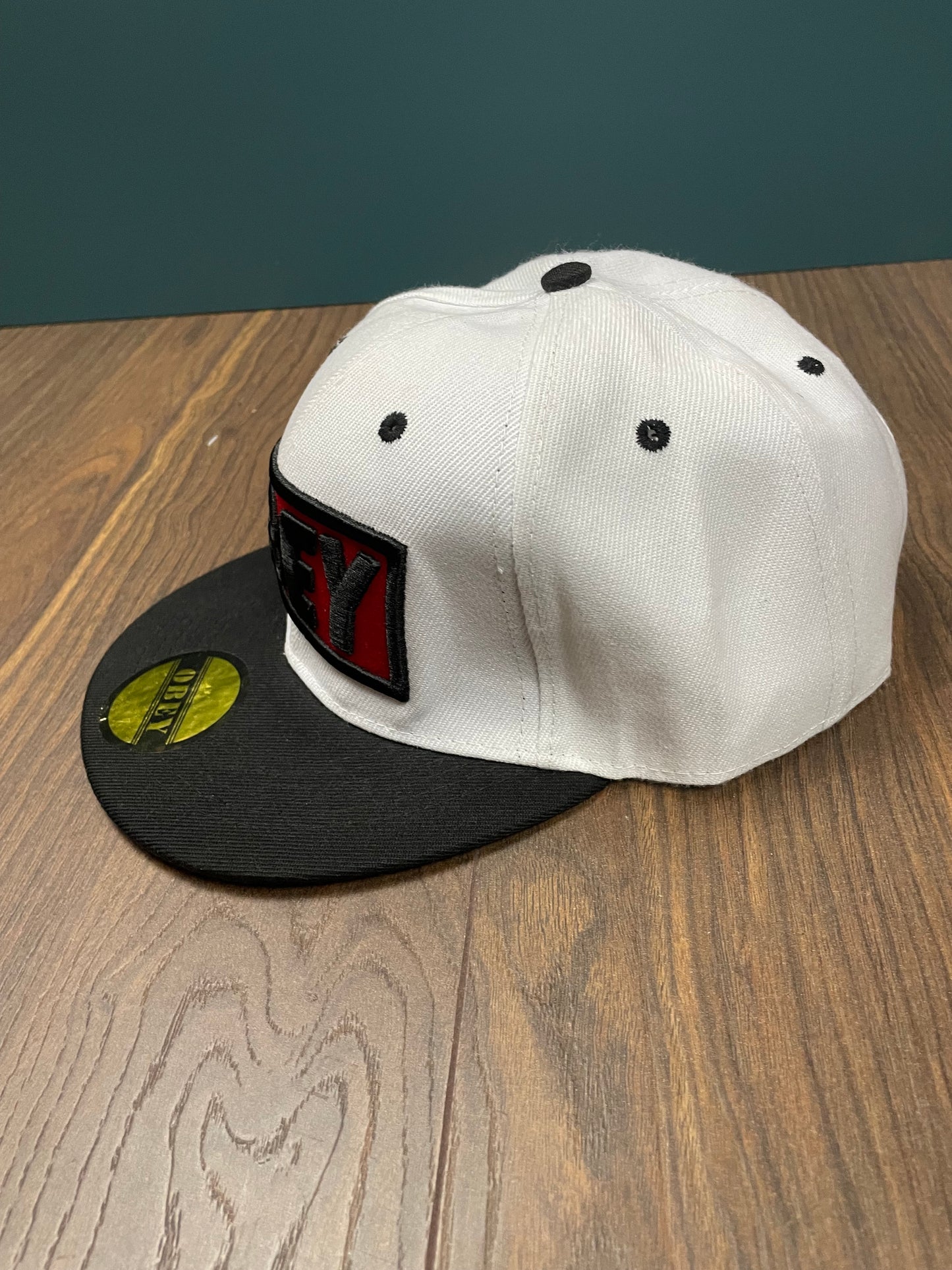 Καπέλο Τζόκεϊ OBEY σε Ασπρόμαυρο χρώμα