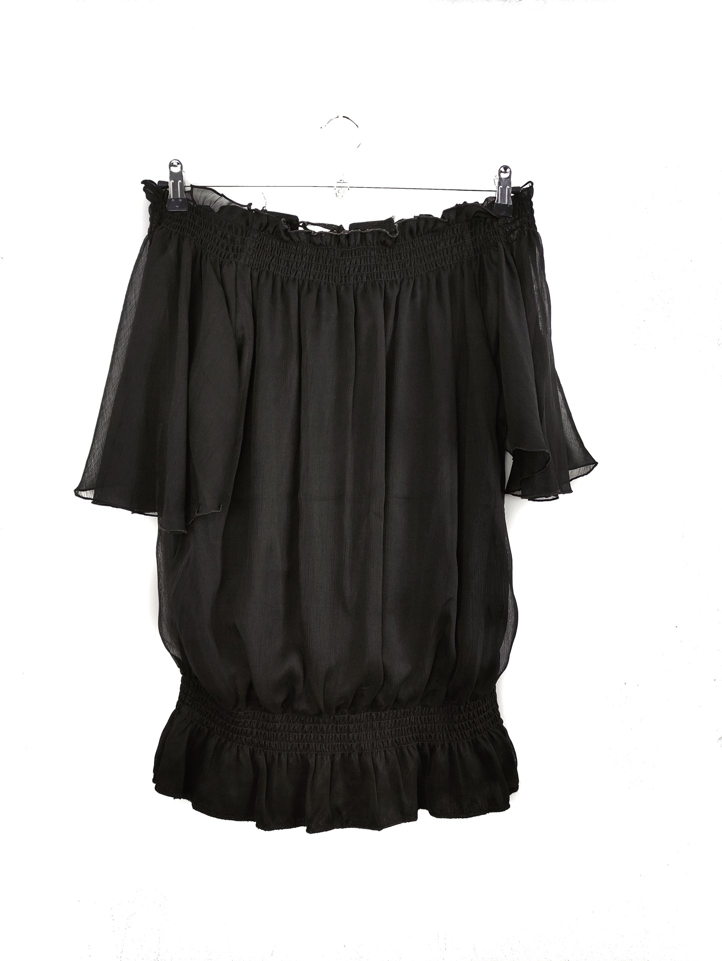 Γυναικεία Μπλούζα YENDI σε Μαύρο Χρώμα με Ιδιαίτερο σχέδιο (M/L)