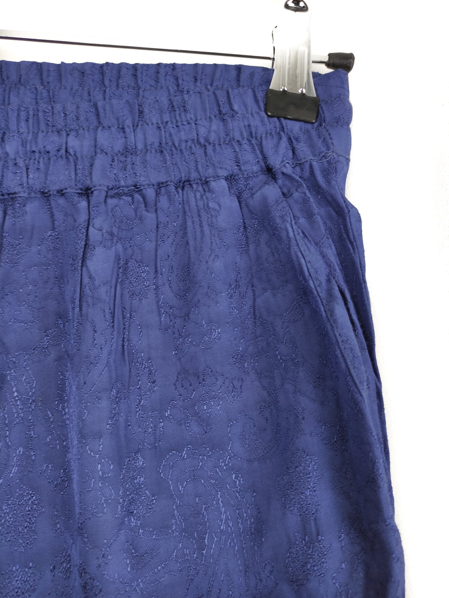 Γυναικεία Παντελόνα MANGO σε Μπλε Χρώμα με Ανάγλυφο σχέδιο (Small)