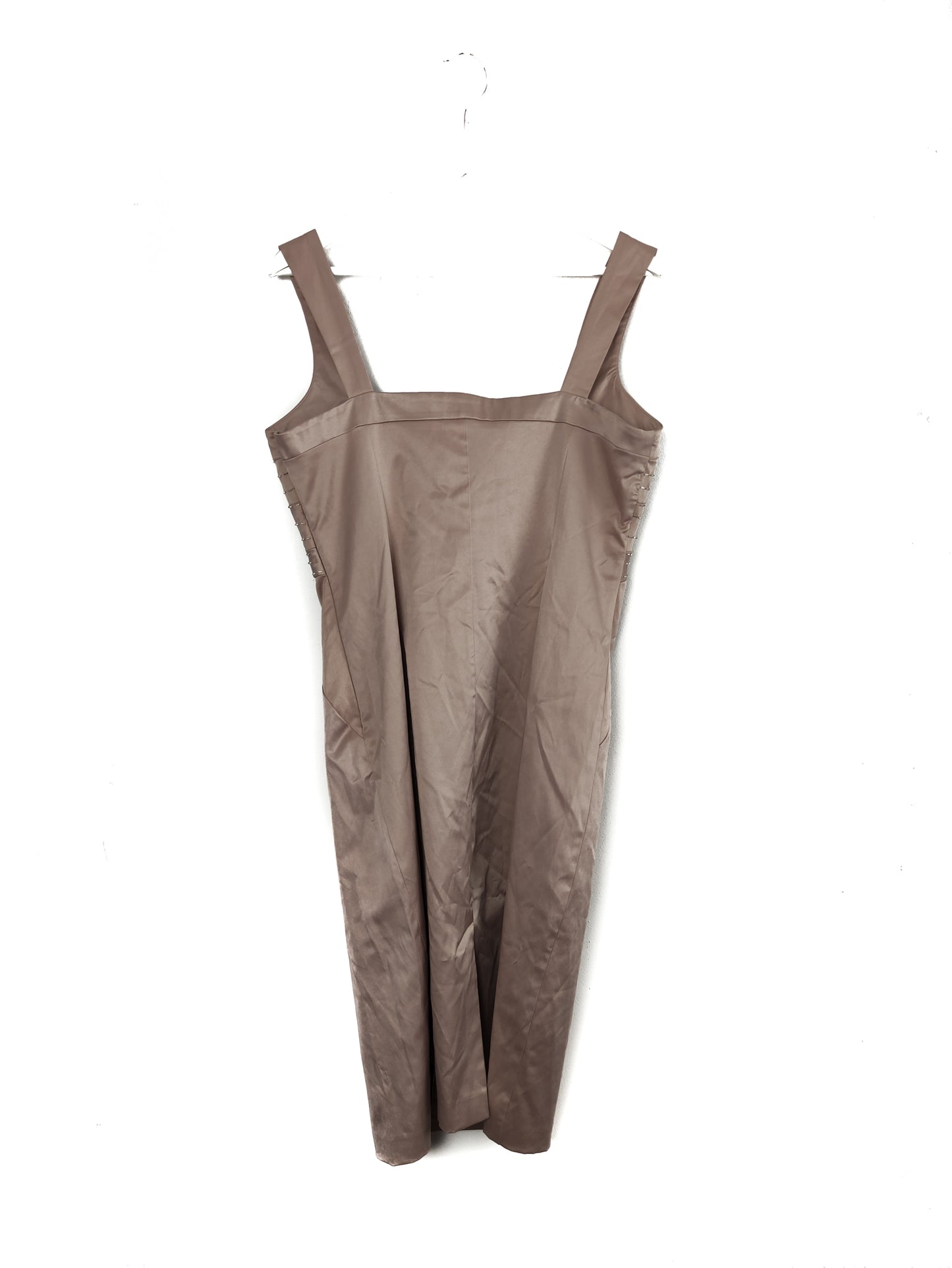 Stock, Βραδινό Φόρεμα JULIEN MAC DONALD σε Σαμπανιζέ Χρώμα, με Φαρδιές Τιράντες (Large)