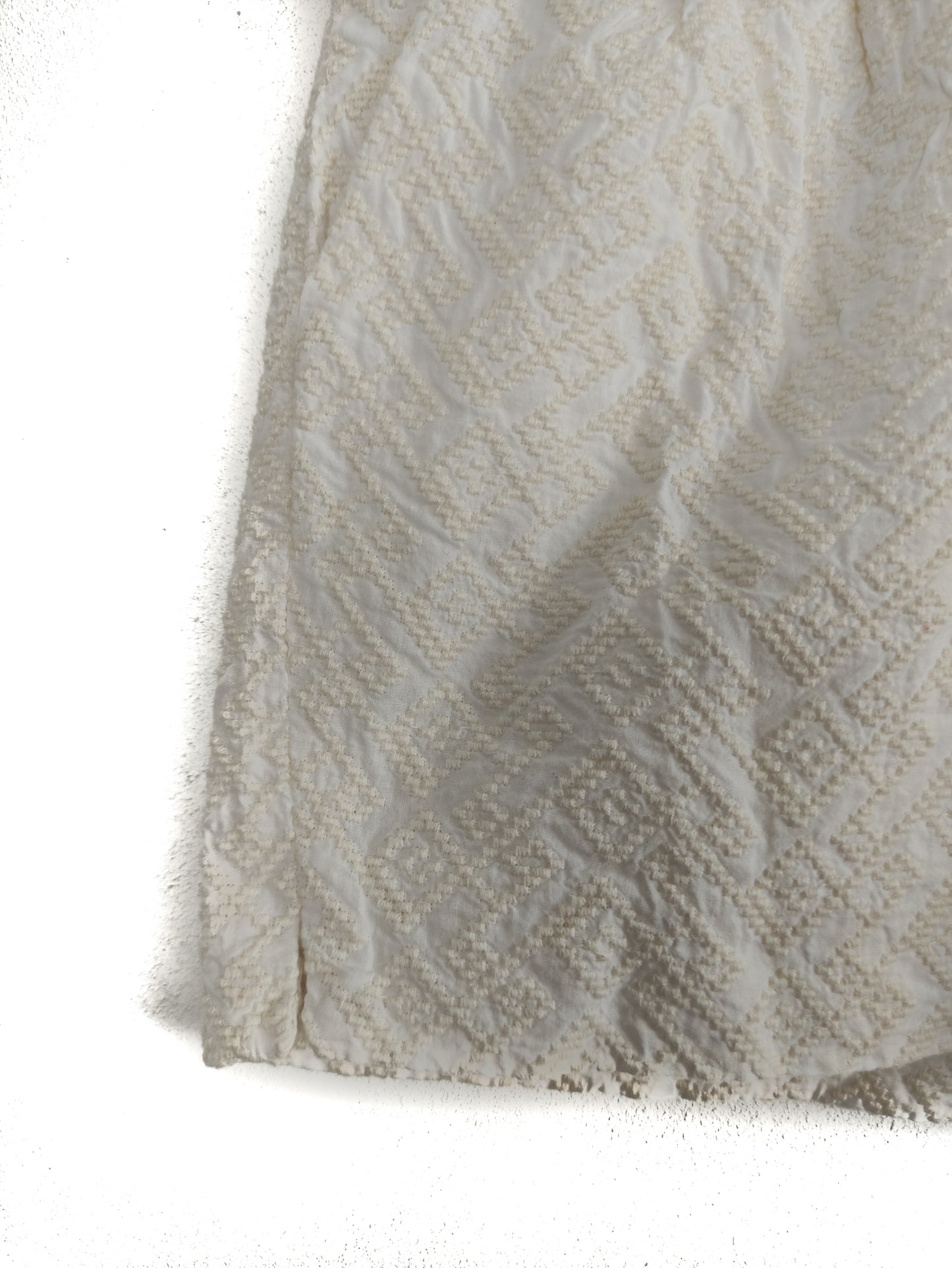 Γυναικείο Υφασμάτινο Σορτς BENETTON σε Off Λευκό χρώμα με Ανάγλυφο σχέδιο (Small)