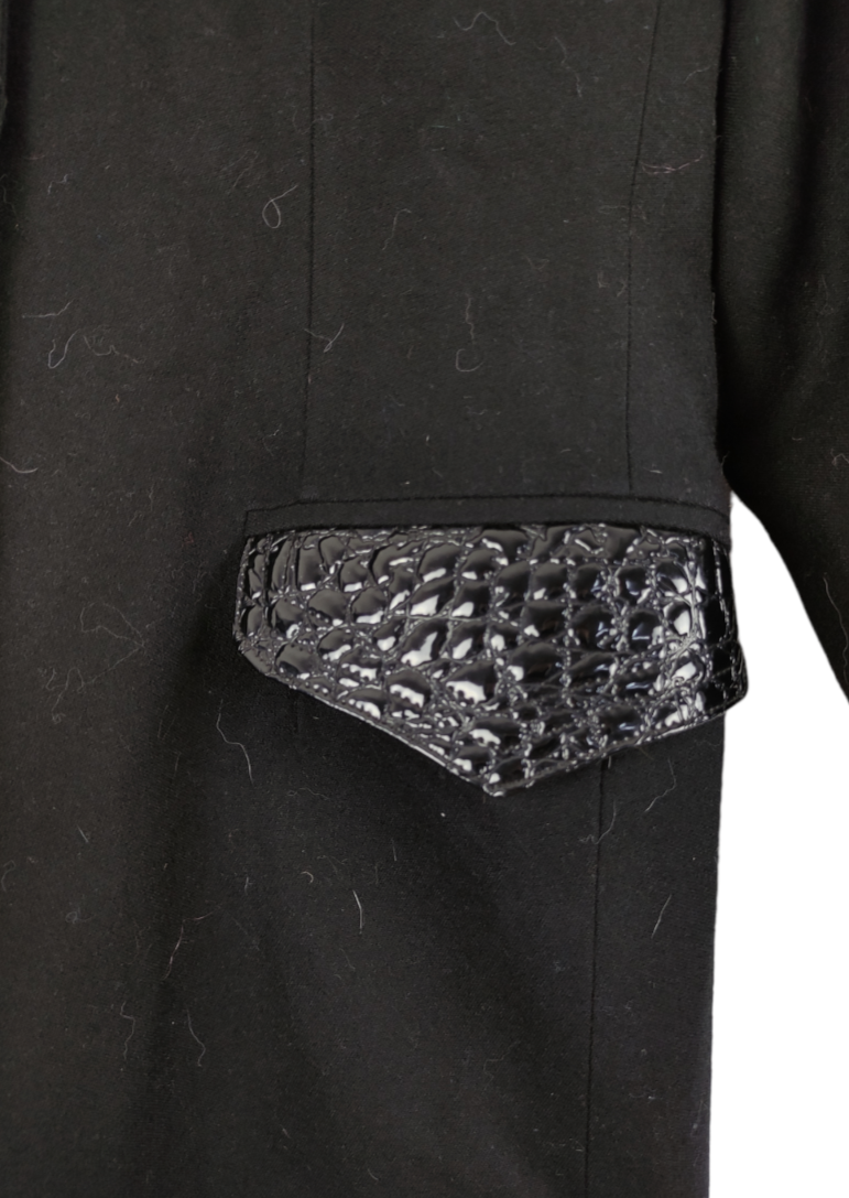 Μακρύ Γυναικείο Σακάκι NF σε Μαύρο χρώμα με Κροκό Γιακά και Τσέπες (Small)